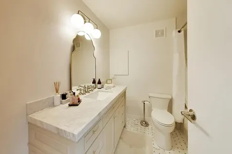 111 East Chestnut Street Chicago IL 60611