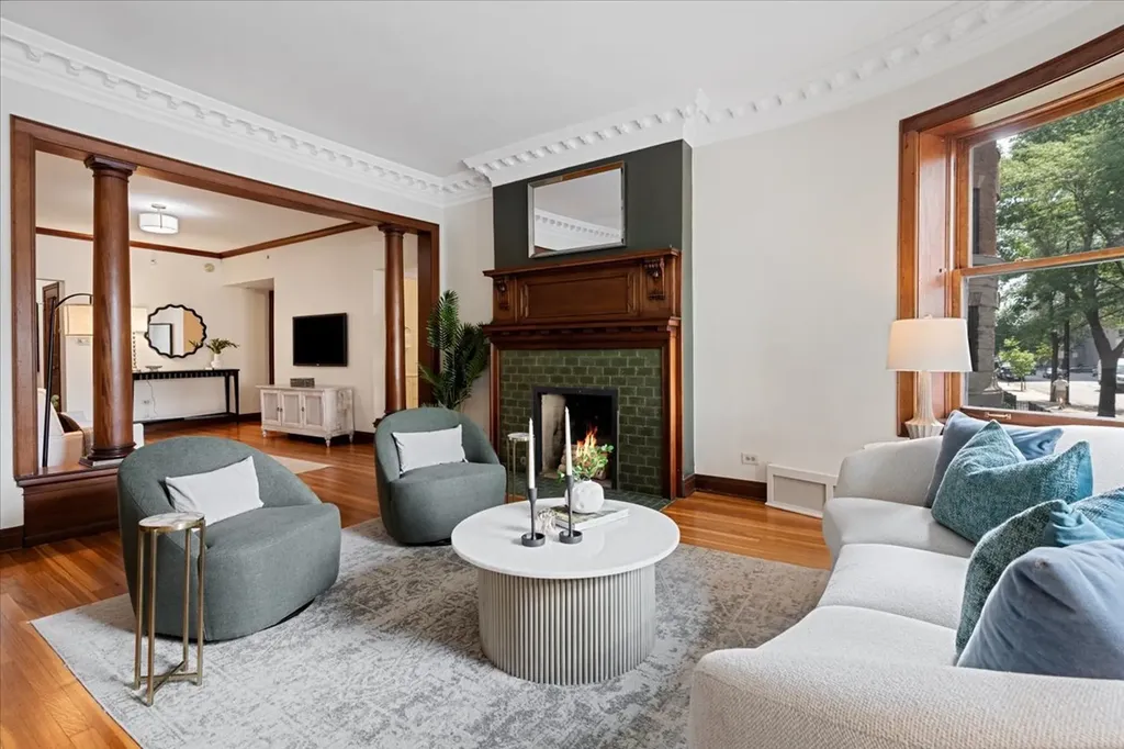684 West Irving Park Road Chicago IL 60613