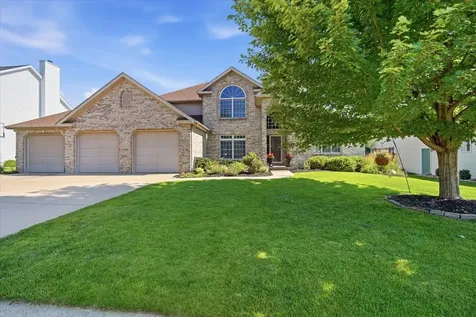 19 Brunton Court Bloomington IL 61704