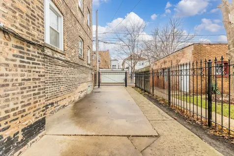 6758 South Campbell Avenue Chicago IL 60629