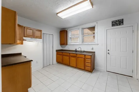 6758 South Campbell Avenue Chicago IL 60629