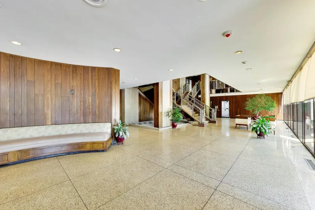 3200 North Lake Shore Drive Chicago IL 60657