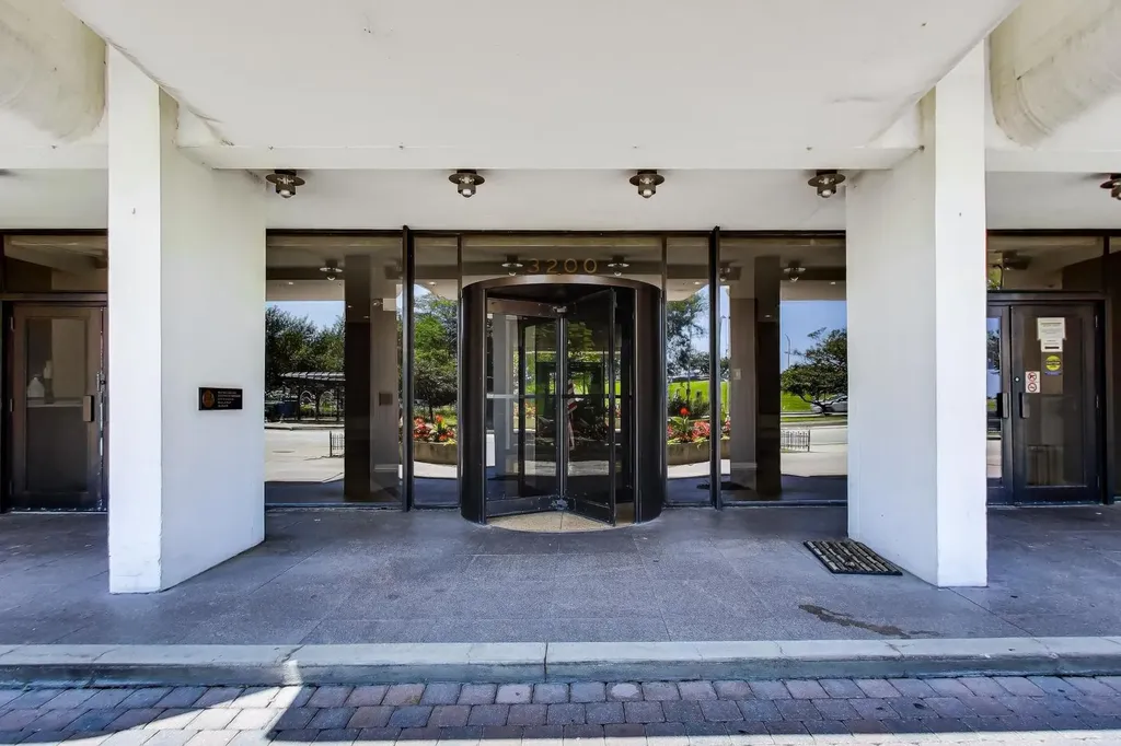 3200 North Lake Shore Drive Chicago IL 60657