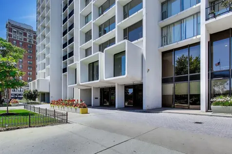 3200 North Lake Shore Drive Chicago IL 60657