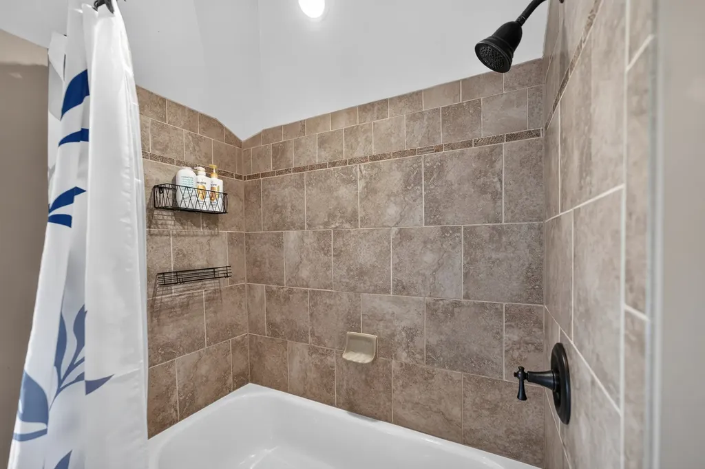729 West Downer Place Aurora IL 60506