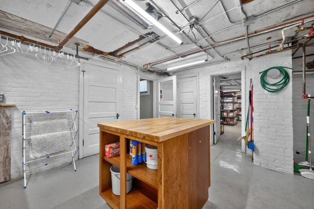 729 West Downer Place Aurora IL 60506