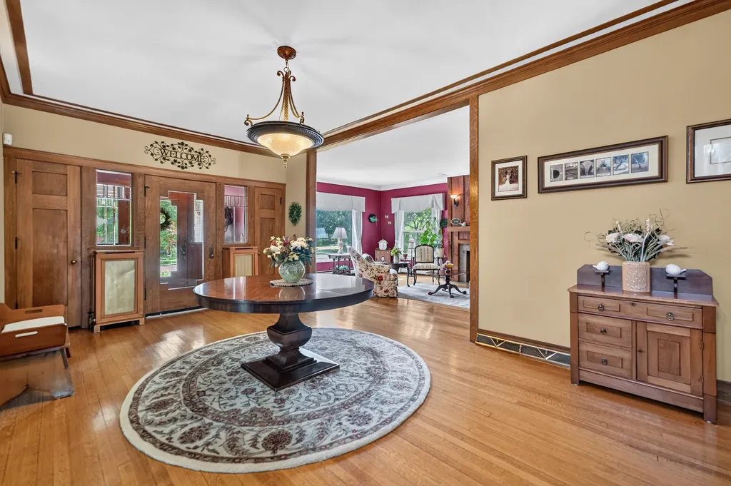 729 West Downer Place Aurora IL 60506