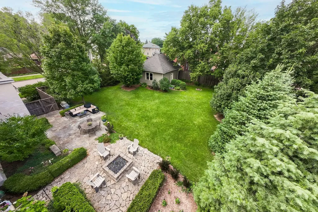 729 West Downer Place Aurora IL 60506