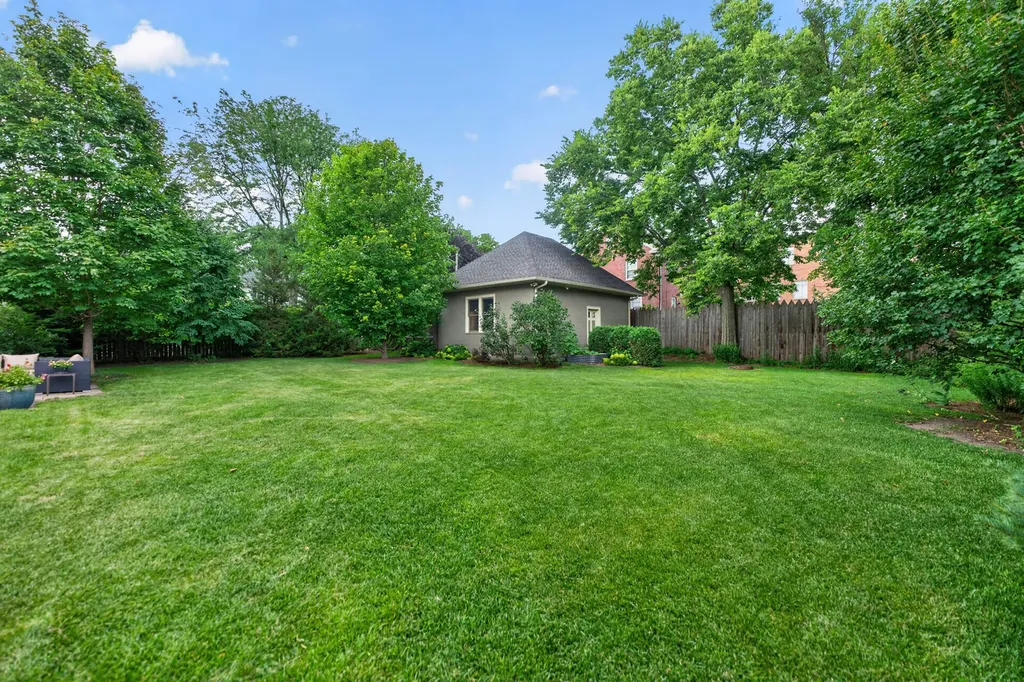 729 West Downer Place Aurora IL 60506
