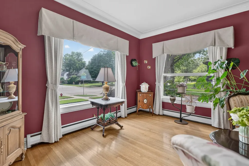 729 West Downer Place Aurora IL 60506