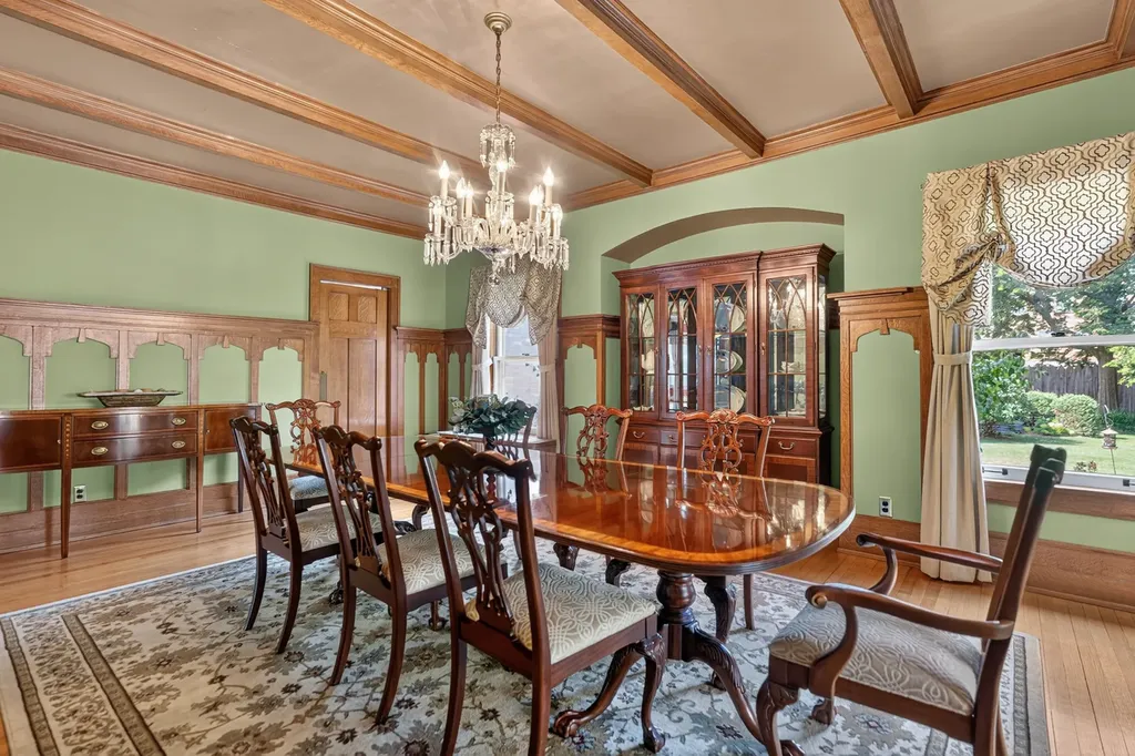 729 West Downer Place Aurora IL 60506