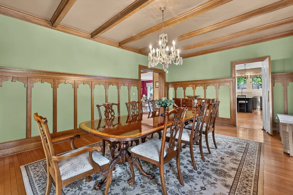 729 West Downer Place Aurora IL 60506