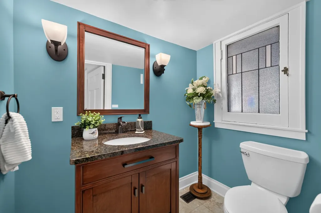 729 West Downer Place Aurora IL 60506
