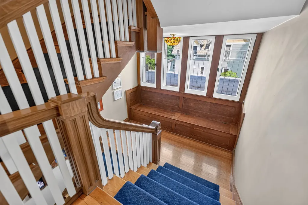 729 West Downer Place Aurora IL 60506