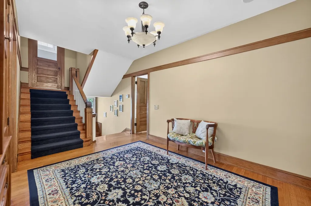 729 West Downer Place Aurora IL 60506