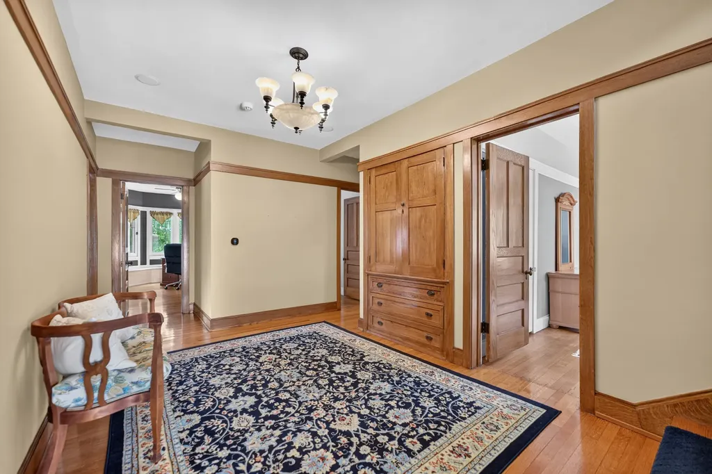 729 West Downer Place Aurora IL 60506