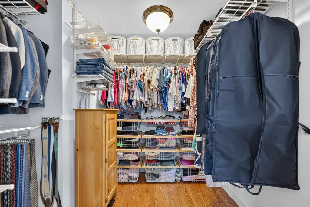 729 West Downer Place Aurora IL 60506