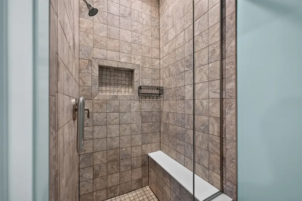 729 West Downer Place Aurora IL 60506
