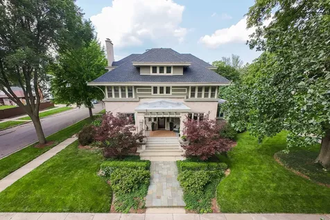 729 West Downer Place Aurora IL 60506