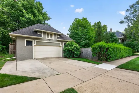729 West Downer Place Aurora IL 60506