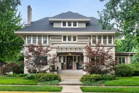 729 West Downer Place Aurora IL 60506