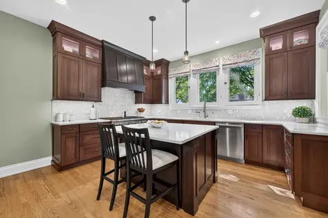 729 West Downer Place Aurora IL 60506