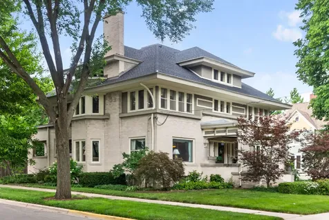729 West Downer Place Aurora IL 60506