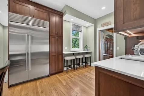 729 West Downer Place Aurora IL 60506