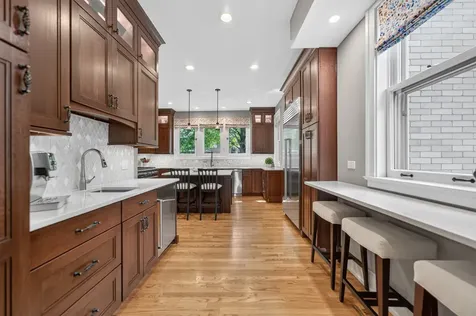 729 West Downer Place Aurora IL 60506