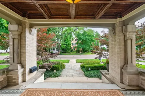729 West Downer Place Aurora IL 60506