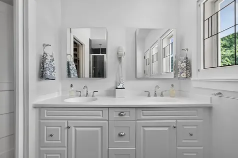 729 West Downer Place Aurora IL 60506