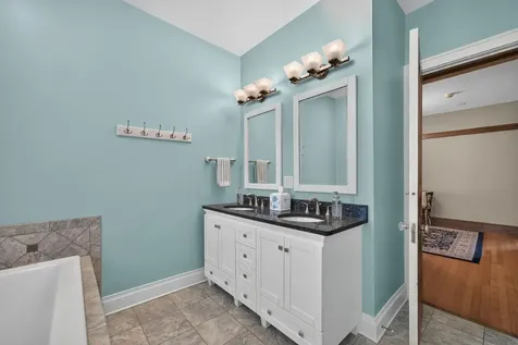 729 West Downer Place Aurora IL 60506