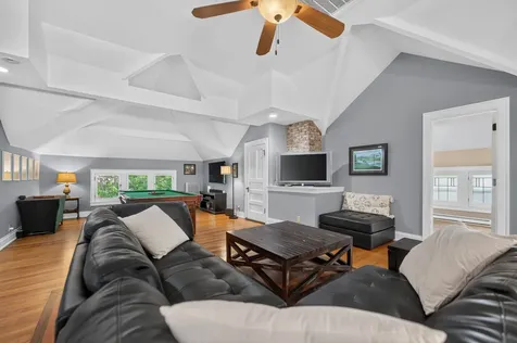 729 West Downer Place Aurora IL 60506
