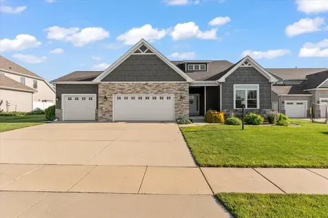 1114 Ashford Court Mahomet IL 61853