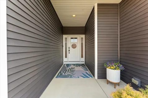 1114 Ashford Court Mahomet IL 61853