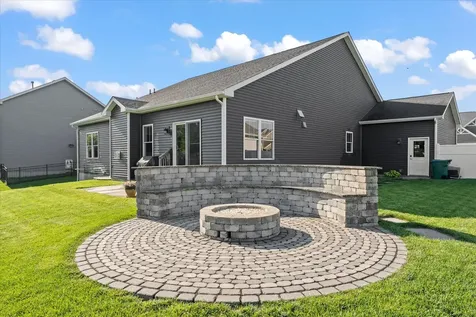 1114 Ashford Court Mahomet IL 61853