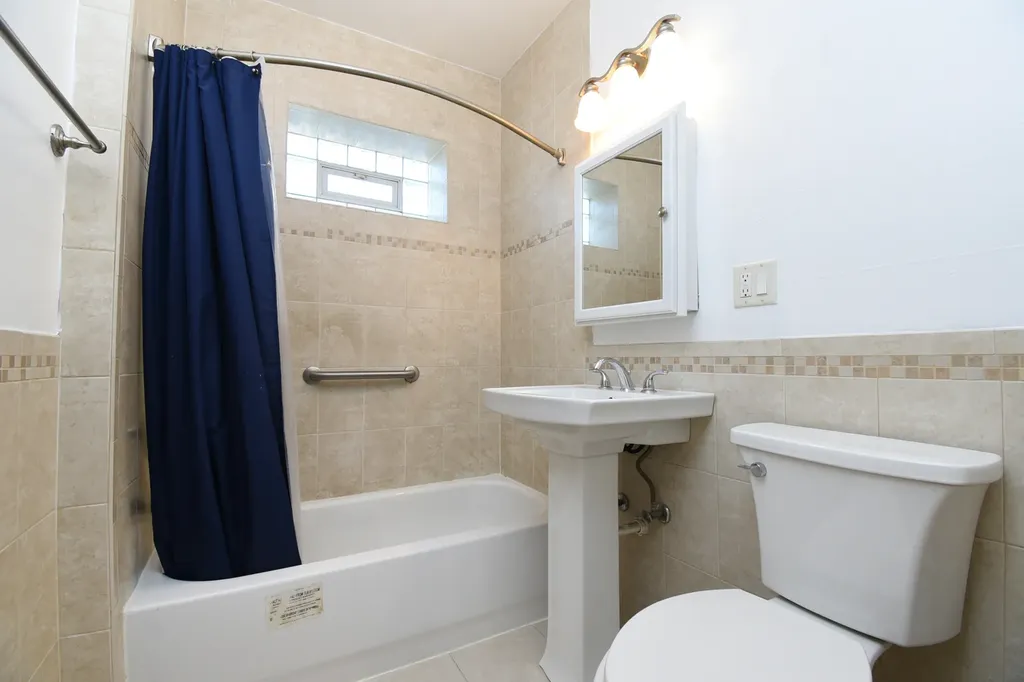 3104 West Argyle Street Chicago IL 60625