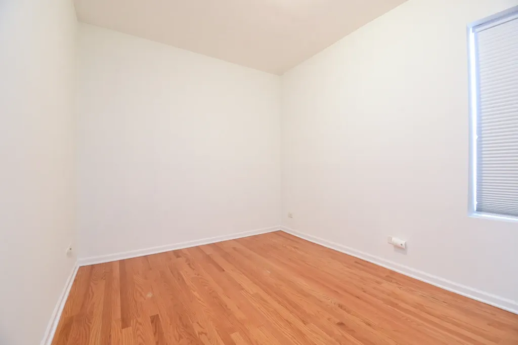 3104 West Argyle Street Chicago IL 60625
