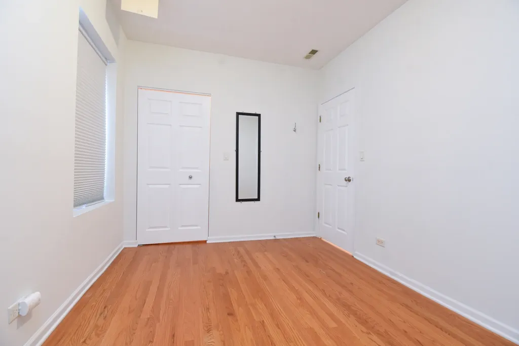 3104 West Argyle Street Chicago IL 60625