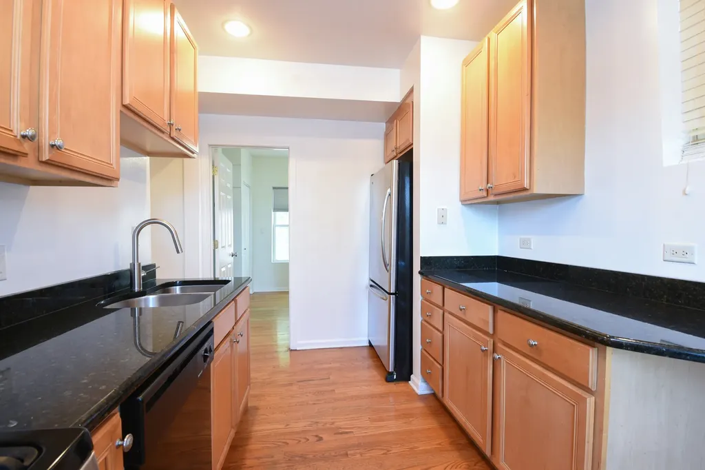 3104 West Argyle Street Chicago IL 60625