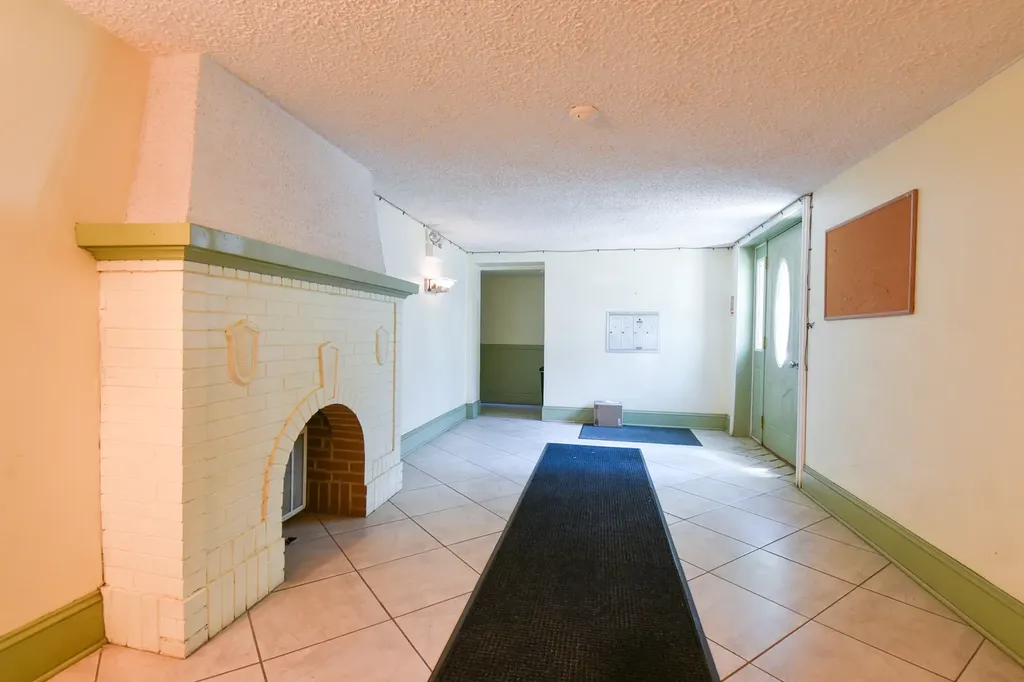 3104 West Argyle Street Chicago IL 60625