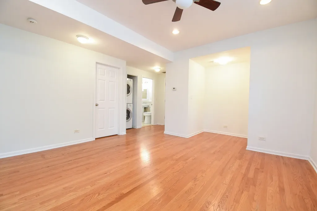 3104 West Argyle Street Chicago IL 60625