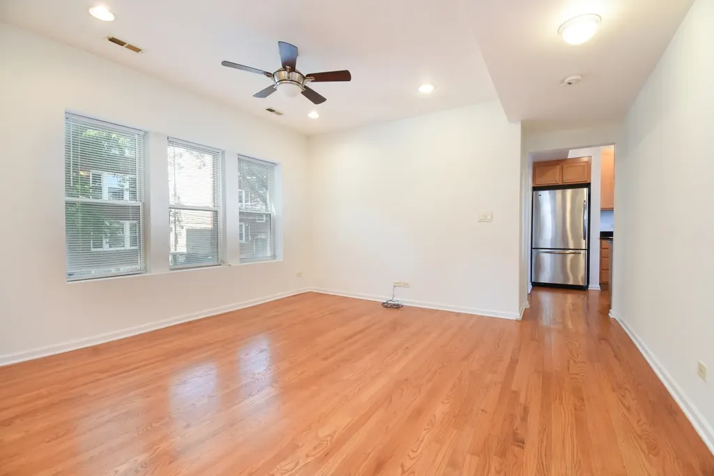 3104 West Argyle Street Chicago IL 60625