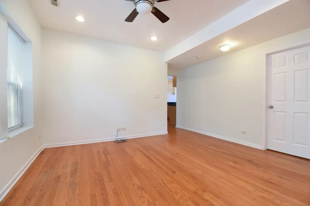 3104 West Argyle Street Chicago IL 60625