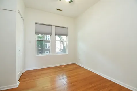 3104 West Argyle Street Chicago IL 60625