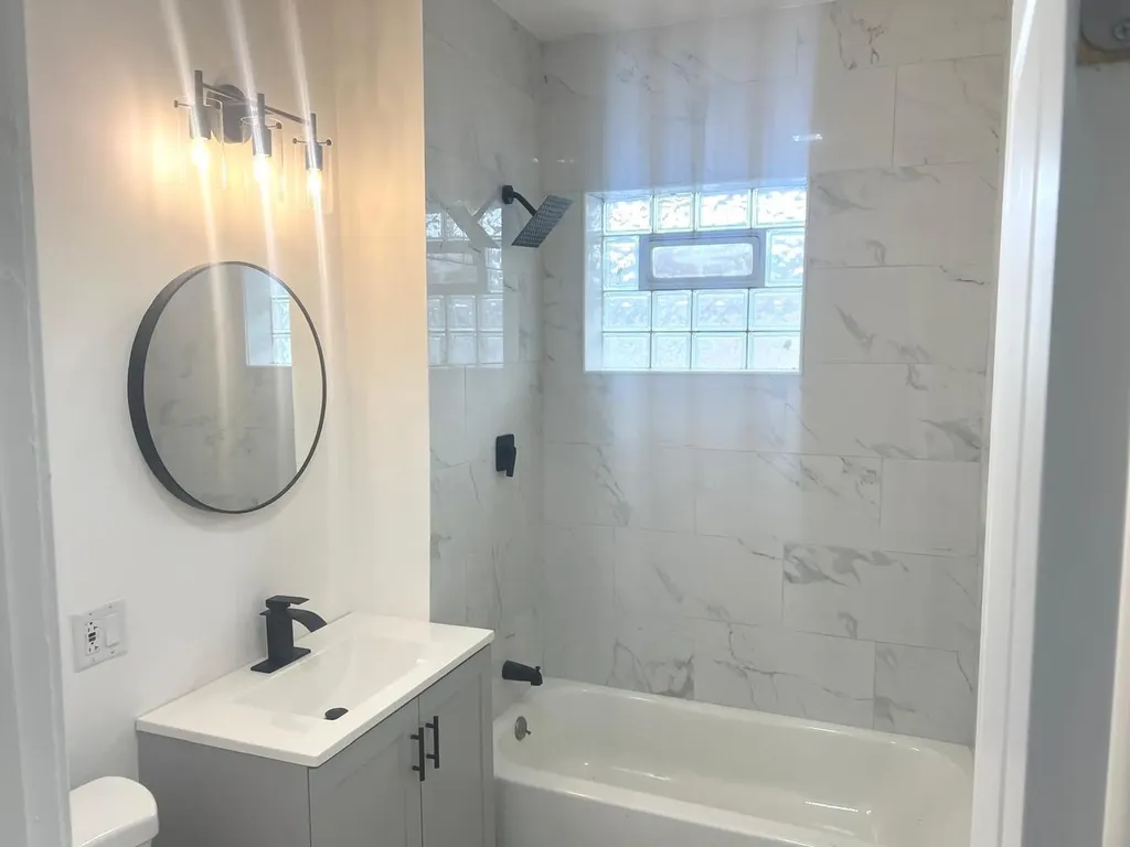 11416 South King Drive Chicago IL 60628