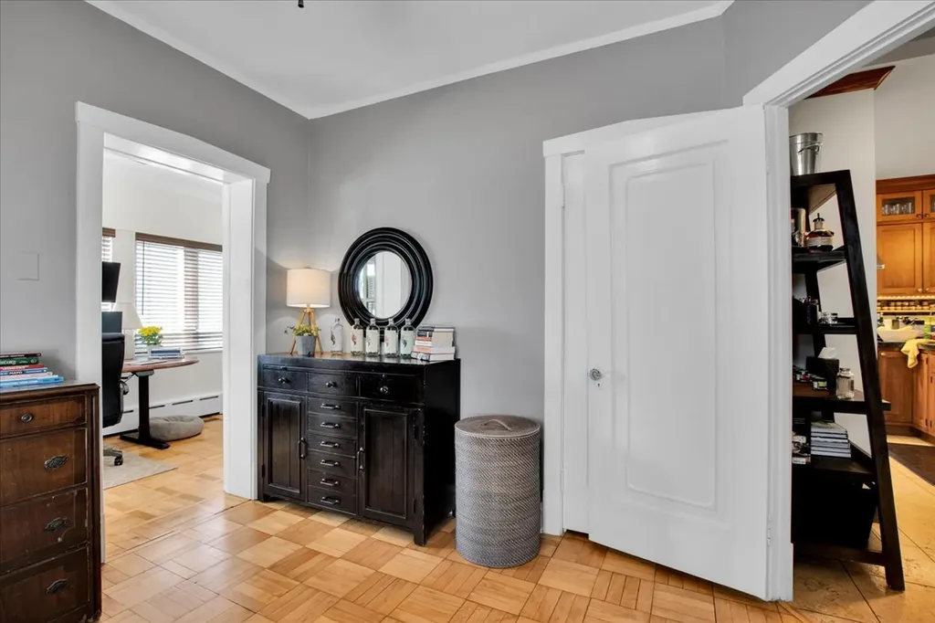 5661 North New Hampshire Avenue Chicago IL 60631