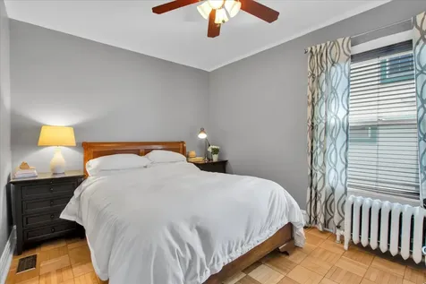5661 North New Hampshire Avenue Chicago IL 60631