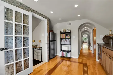 5661 North New Hampshire Avenue Chicago IL 60631