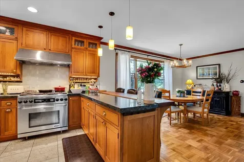 5661 North New Hampshire Avenue Chicago IL 60631